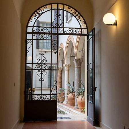 Апартаменты Casa Petrucci Centro Storico Форли Экстерьер фото